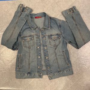 Women’s Medium Twentyone 21 Jean Jacket light blue with pockets